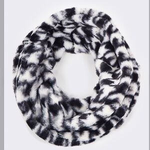 Houndstooth fuzzy Infinity Scarf